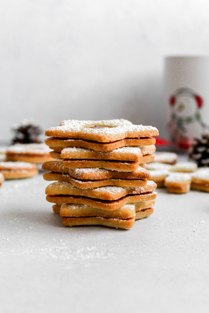 christmas linzer cookie