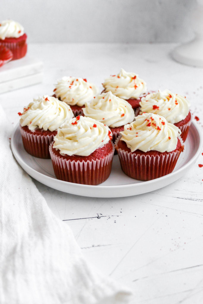 cupcakes with cream cheese frosting