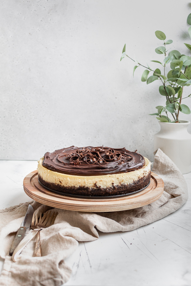 cheesecake with chocolate ganache