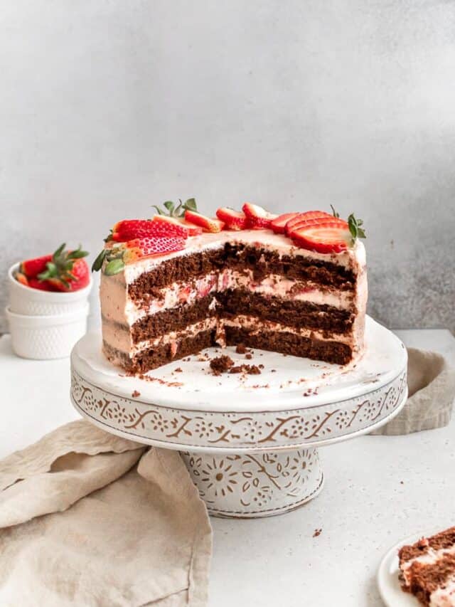 cropped-chocolate-strawberry-cake-3.jpg